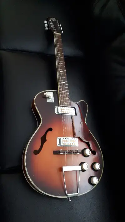 Purchased from original owner. This is a very rare Beltone hollowbody electric guitar. Beautiful woo...