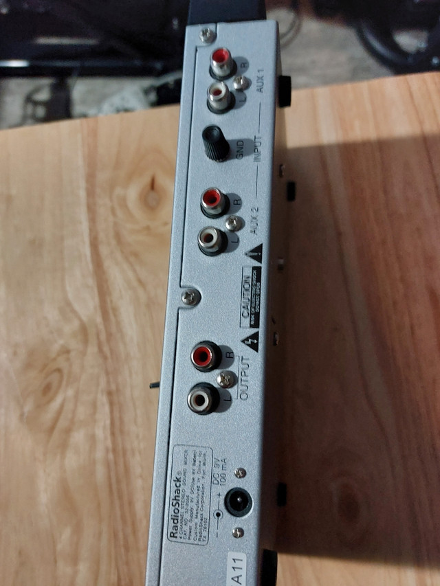 Vintage Radioshack 4 Channel Stereo Mixer 32 2056 in General Electronics in Brockville - Image 4