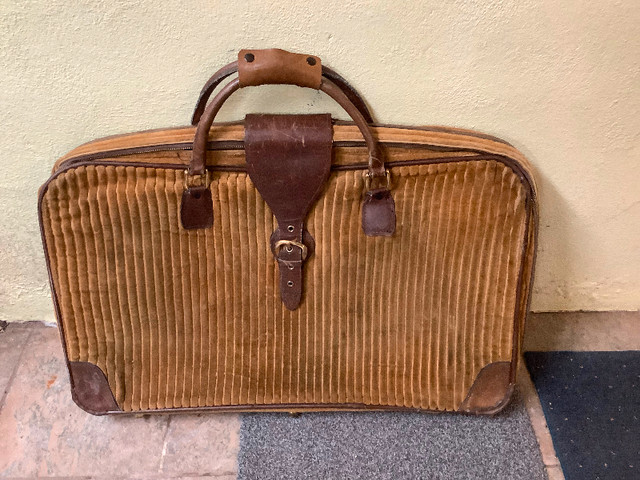 Vintage suitcase dans Autre  à Ville de Montréal