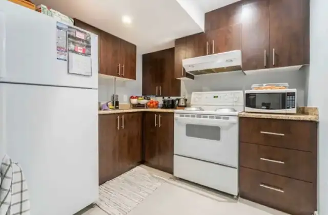 1 Bed Basement | Private Entrance | Utilities Incl