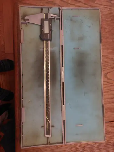 Good shape 280.00 6 inch depth mike 120.00 Lots of othe machinist Tools Text.or call 705-879-2141