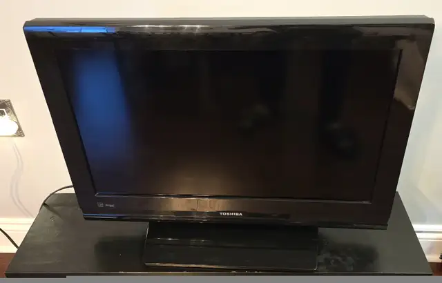 Toshiba 26 inch TV with HDMI and Remote in TVs in Ottawa - Image 3