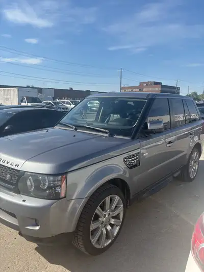 Good condition 2013 Range Rover Sport for sale, new tires. Needs a windshield and has a engine light...