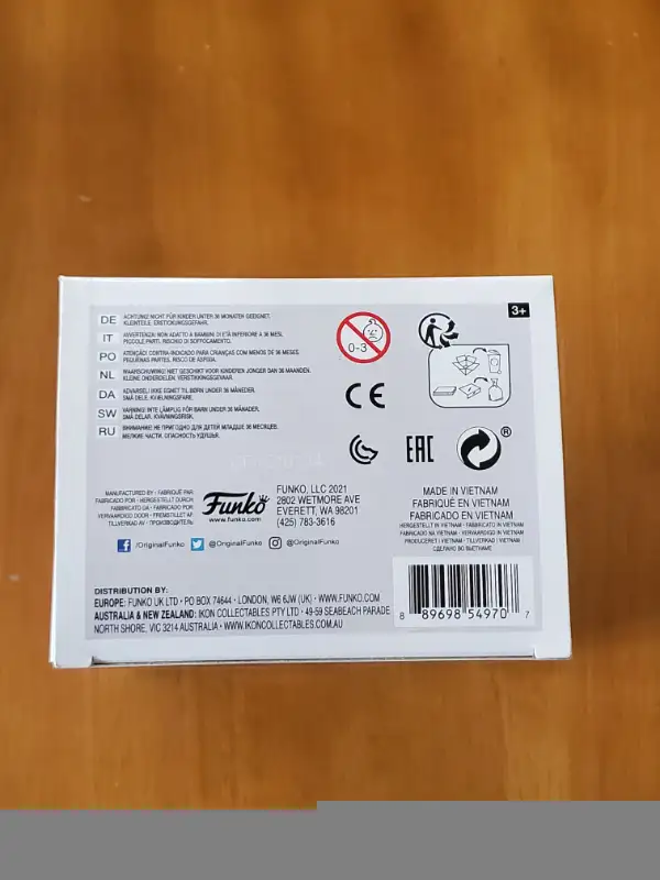 Funko Pop! Wonder Woman Ultra Mod Secret Agent #382 in Arts & Collectibles in Kitchener / Waterloo - Image 7