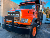 2003 Mack Granite CV713 (SPIF CERTIFIED)