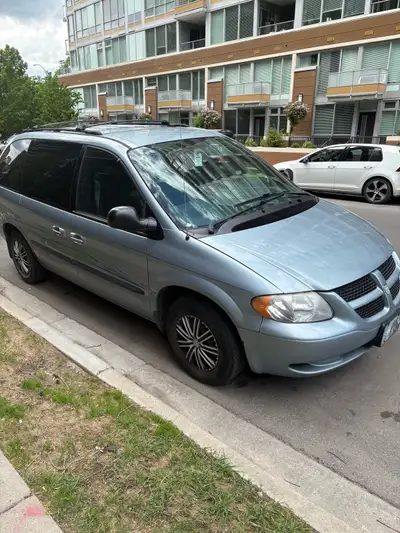 Selling my 2003 Dodge Caravan ~190k km Runs great Perfect for work Oil change done 2 months ago $4,2...