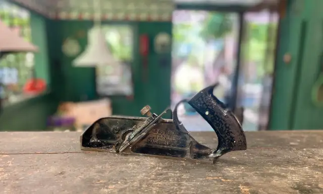 As Is Vintage Cast Iron Stanley 190 Rabbet Plane Hand Tools in Arts & Collectibles in Victoria - Image 5