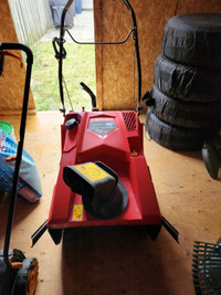 Troy-Bilt Single Stage Snow blower