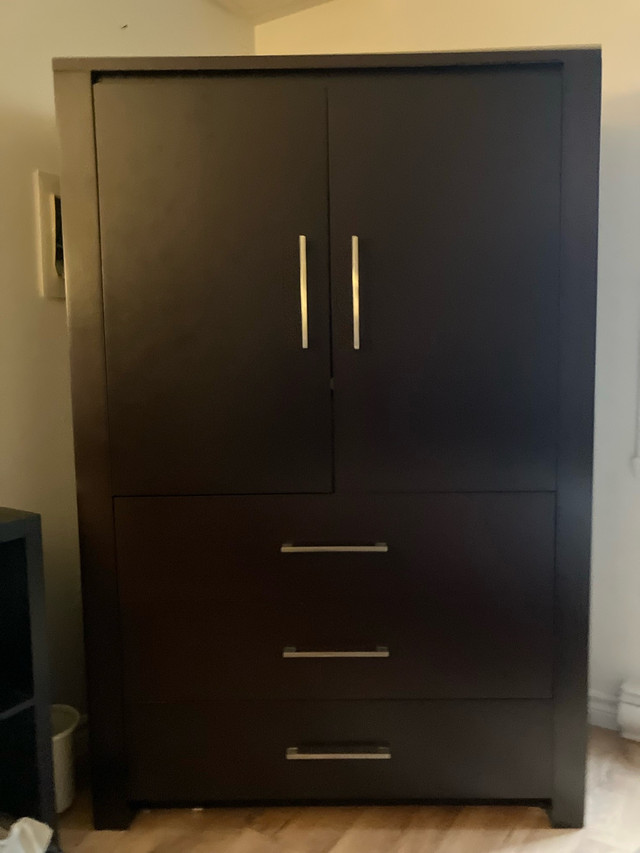 Commode 1 armoire 3 tiroirs presque neuve! dans Commodes et armoires  à Ville de Québec