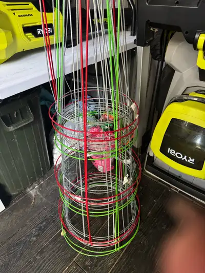 Coloured/metal/bamboo/green plastic Tomatoe Cages & Stakes, View more