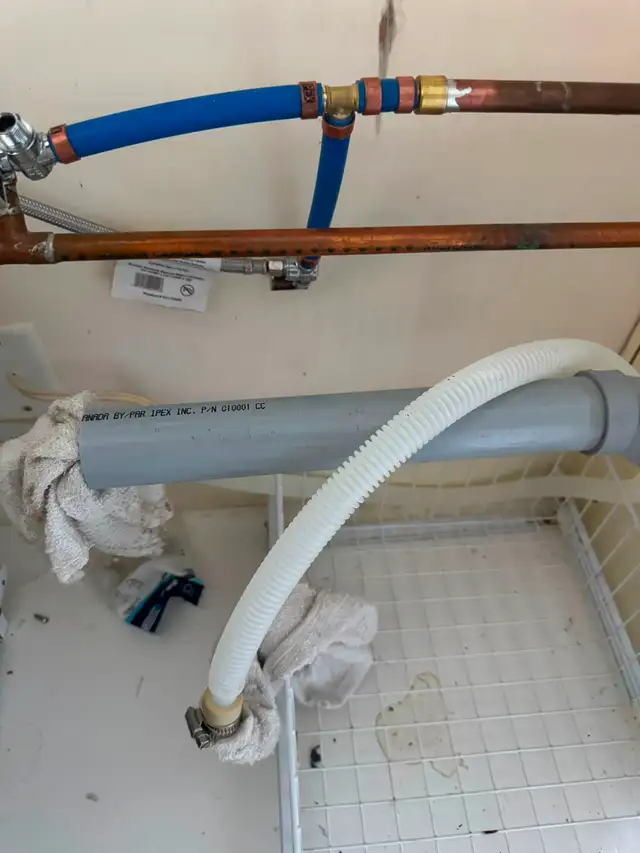 Local Plumber - ☎️/ 437 577 4432560187911439001605
