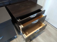 2 Nightstands with drawers