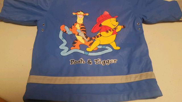 DISNEY WINNIE THE POOH 18 MONTH RAIN COAT in Clothing - 12-18 Months in London - Image 3