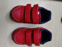 Tommy hilfiger baby shoes size 5