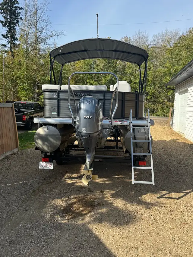 2018 Sweetwater pontoon in Powerboats & Motorboats in Edmonton - Image 5