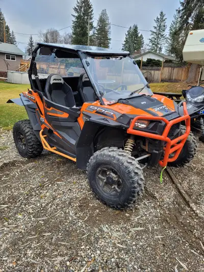 2016 Polaris RZR 900 S. Fox shocks Power steering Sound system Front bar Rock . SNOW BLADE. 5108 km...