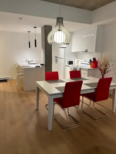 Appartement meublé disponible maintenant Centre-ville Sherbrooke