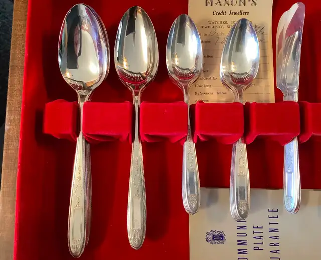 Community Silverplate Flatware Set in Kitchen & Dining Wares in City of Toronto - Image 7