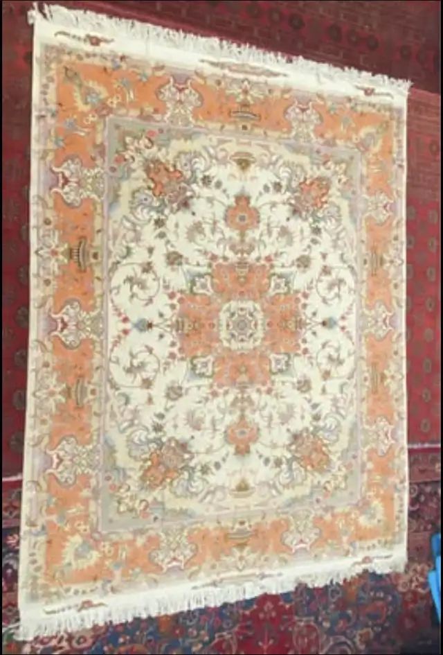 Persian Handmade Silk Rug From Tabriz, (all flowers are silk) in Rugs, Carpets & Runners in Markham / York Region - Image 4