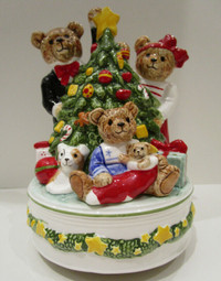 SCHMID "BEAR FAMILY AT CHRISTMAS" MUSICAL, MINT IN BOX