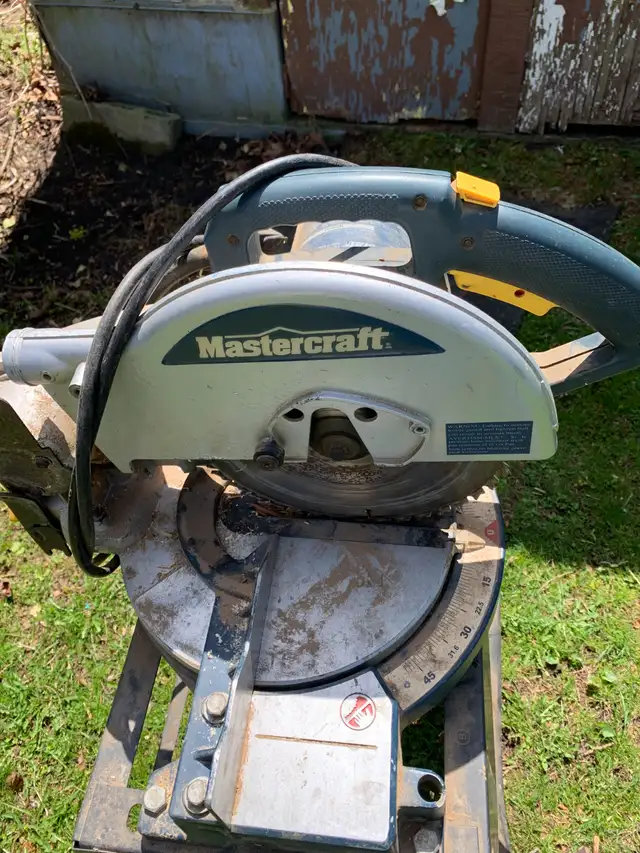 Miter / Chop Saw in Power Tools in Hamilton - Image 2