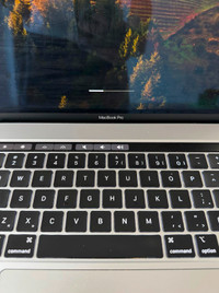 Macbook Pro 2,3 GHz Intel Core i9 8 coeurs Stockage 1 To