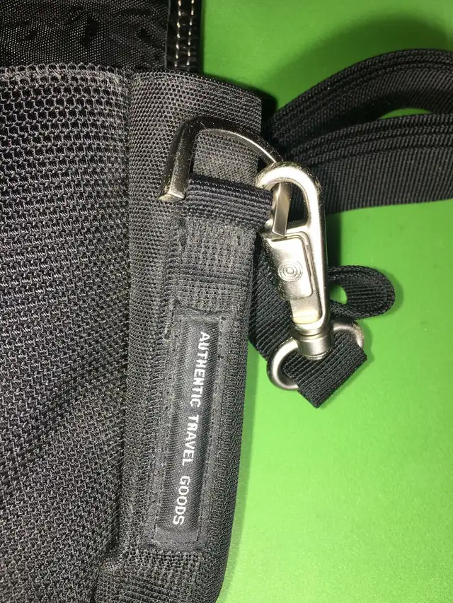 Roots - Mini Travel Purse and Leather wallet in Women's - Bags & Wallets in Mississauga / Peel Region - Image 5