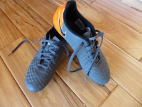Kid's Soccer Cleats