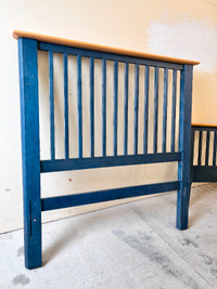 Bed frame with headboard footboard in solid maple