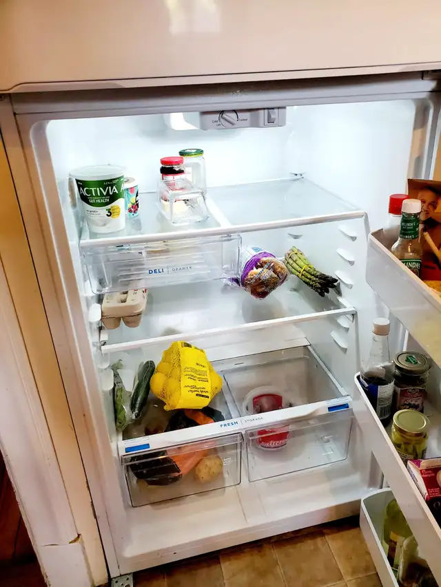 Fridge - frigo in excellent condition62863736546178122