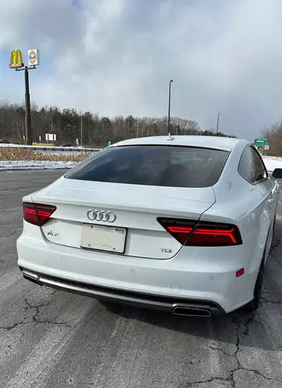 Key Features: • 3.0L V6 TDI Diesel Engine • 8-Speed Automatic with Quattro AWD • Technik Package (To...