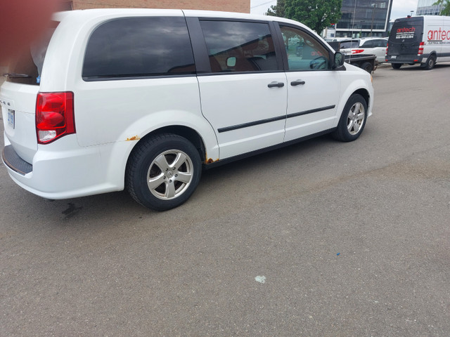 2014 Dodge Caravan in Cars & Trucks in Mississauga / Peel Region - Image 3