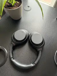 Premium 2022 model Sony WH 1000XM4 Headphones 