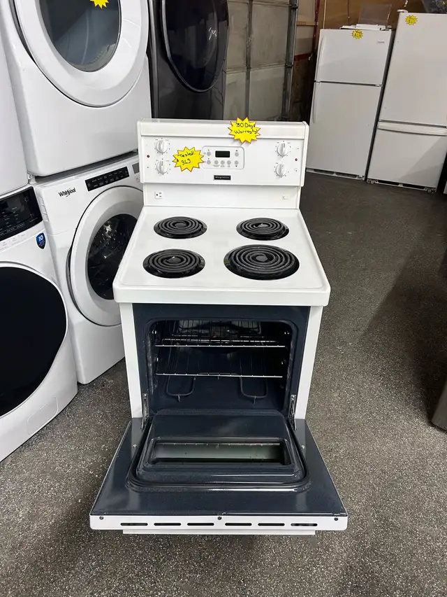 STOVE- Frigidaire 24” apartment size PERFECT WORKING CONDITION in Stoves, Ovens & Ranges in Kitchener / Waterloo - Image 6