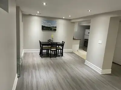 Bright and spacious bedroom available for 2 in the basement