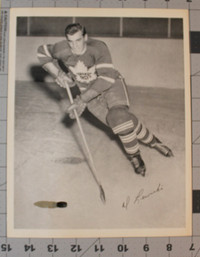 1945-54 Quaker Oats Hockey Photo NHL Dan Lewicki Maple Leafs