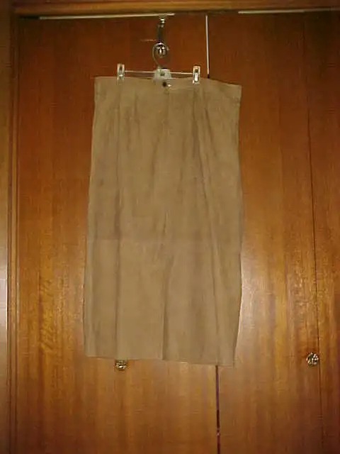 SUEDE AND FUR JACKET AND SKIRT in Women's - Tops & Outerwear in Calgary - Image 7