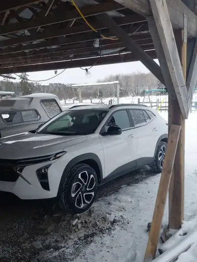 Tires only driven on twice. Once from the dealership, and once to swap them for winter tires. No scr...