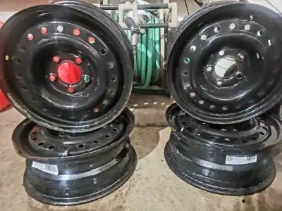 15” Steel Rims 4pcs 5x114.3mm bolt pattern Rims are 15inch wheel with a 5x114.3 bolt pattern, - *15x...