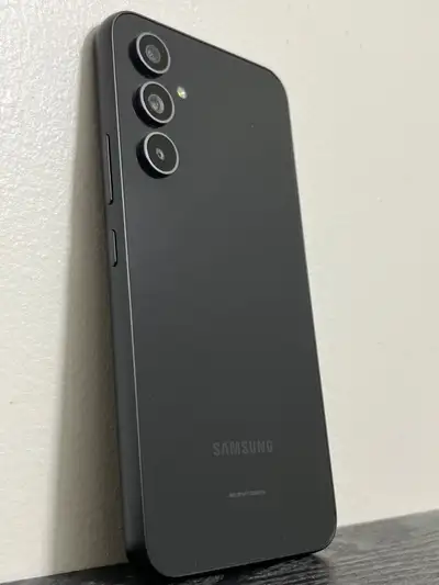 Unlocked Graphite Samsung Galaxy A54 5G 128GB $250 Firm or Trades ?