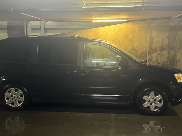 2010 Dodge Grand Caravan SE – 7 Passenger – 240,000 km — photo 5
