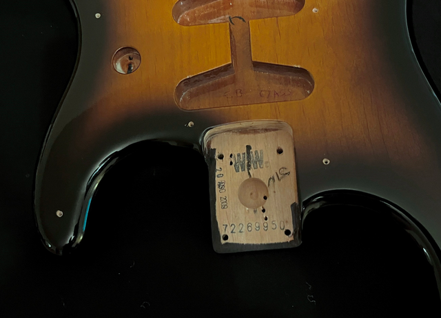 Gorgeous Fender Classic Series ‘60s Reissue Stratocaster Body in Guitars in Mississauga / Peel Region - Image 8