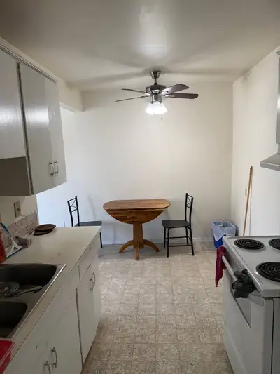 Sublet #Rent #Roommate #Edmonton Private bedroom available near University of Alberta 108 St & 78 Av...