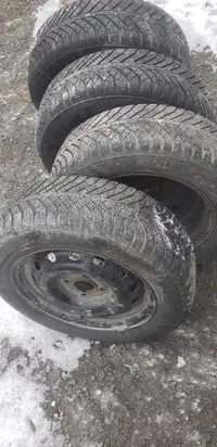 185 60R 14 Kumho solus winter tires