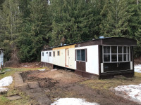 Mobile Home in Salmon Arm. MUST BE MOVED!