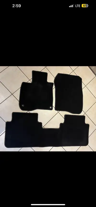 *Like Brand New - no stains, covered with rubber mats*