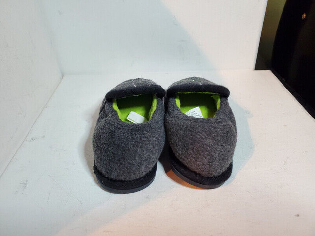 Spider slippers for boys brand new / pantoufle pour garçons neuf dans Autre  à Ouest de l’Île - Image 3