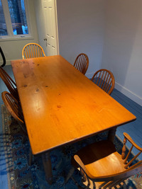 Harvest Dining Room Table and 6 Chairs
