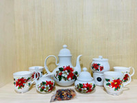 Vintage 1987  Christmas tea pot set ( 3 items ) poinsettia flowe