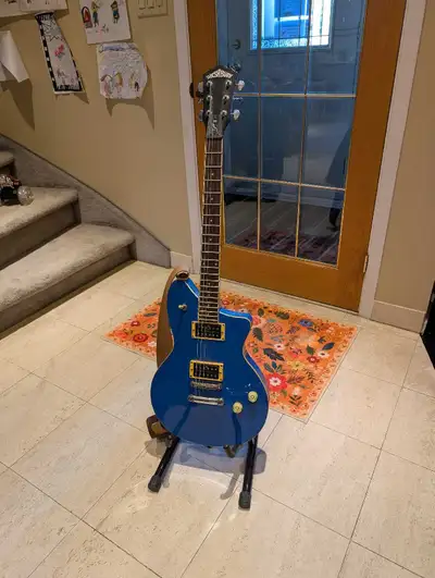 Washburn P2 guitar, View more